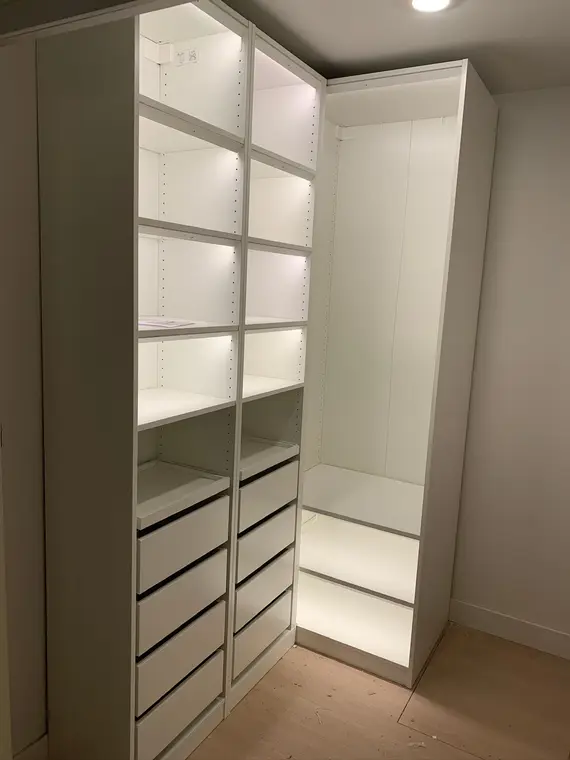 !Los GAtos Closet System IKEA